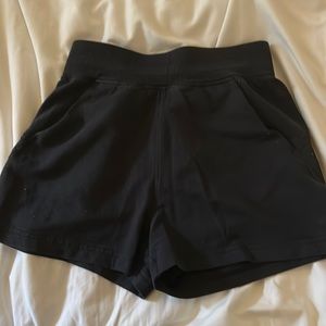 Lululemon LA Sweat Short Black w/Confetti - Size 4
